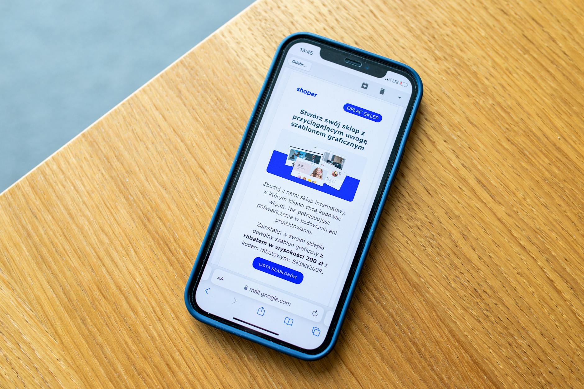 Ikona pogody symbolizująca ostrzeżenie i symbol komputera jako znak rozliczeń PIT online dla Głogowa